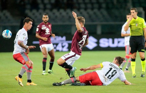 AG体育官网-包含蒙彼利埃主场告负，积分榜失分不断的词条